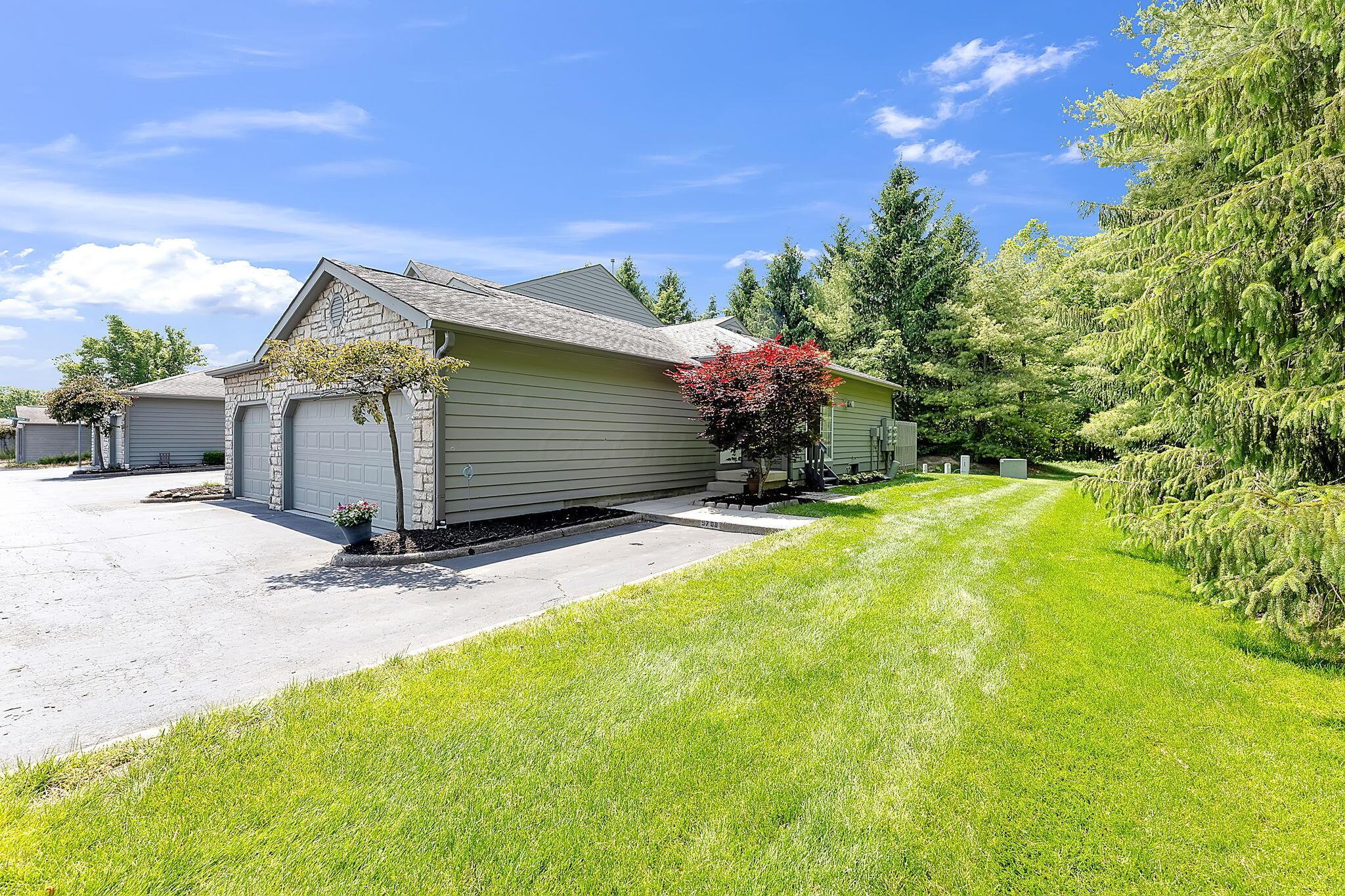 5708 Blendonbrook Lane, 102E