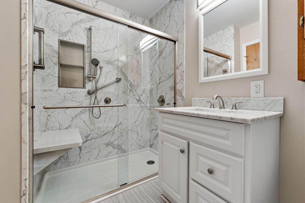 318 Apache Circle