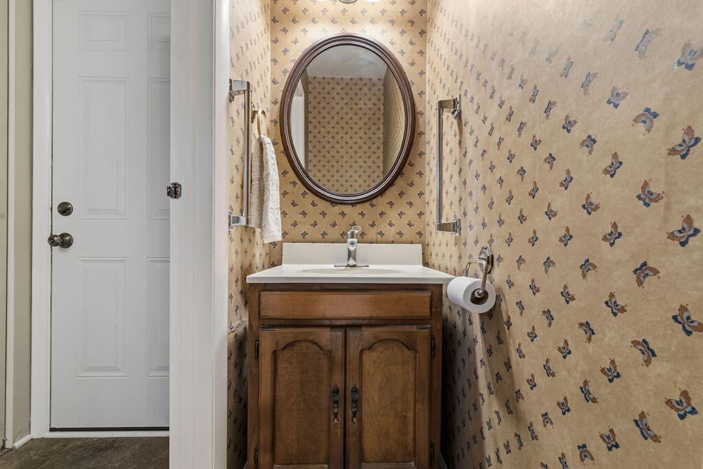 318 Apache Circle
