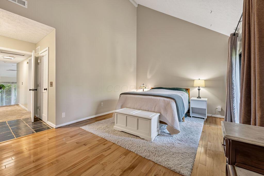 5092 Grasshopper Lane, 4