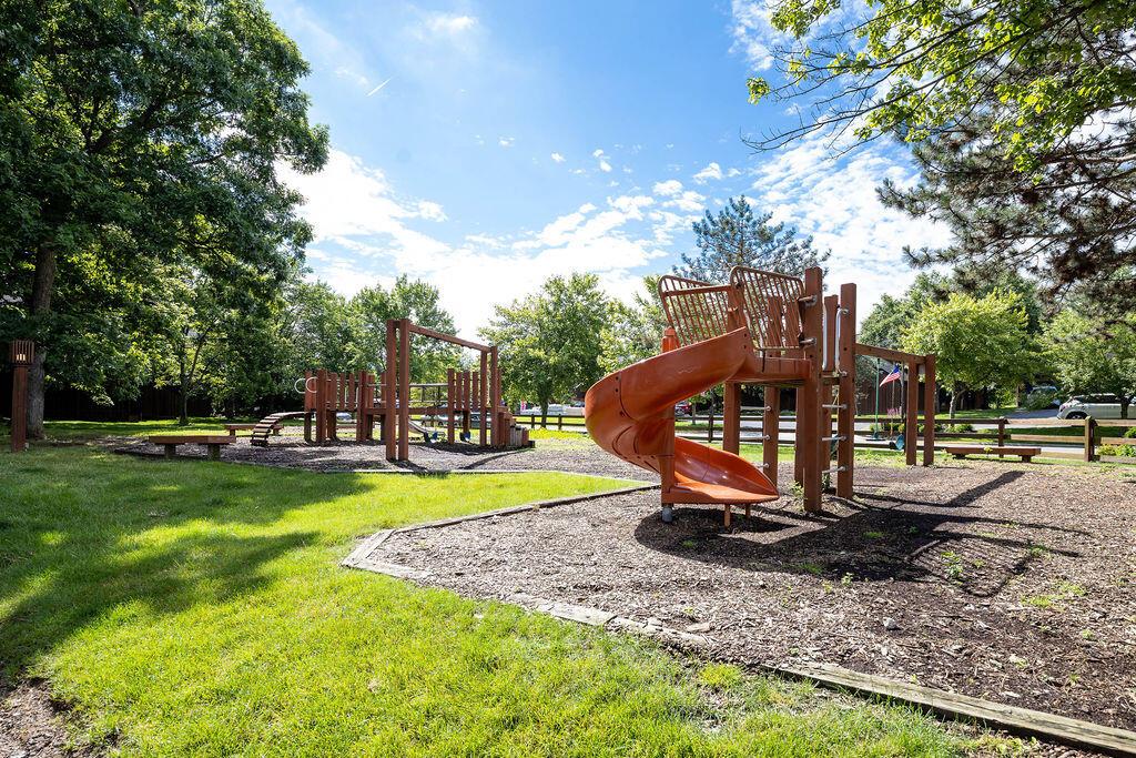 5092 Grasshopper Lane, 4