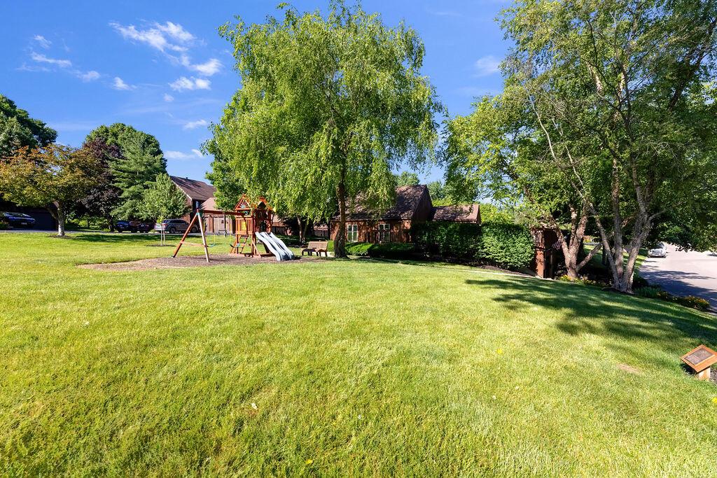 5092 Grasshopper Lane, 4