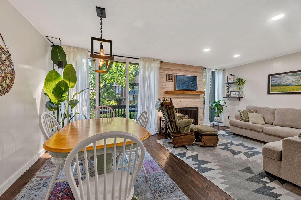 5092 Grasshopper Lane, 4