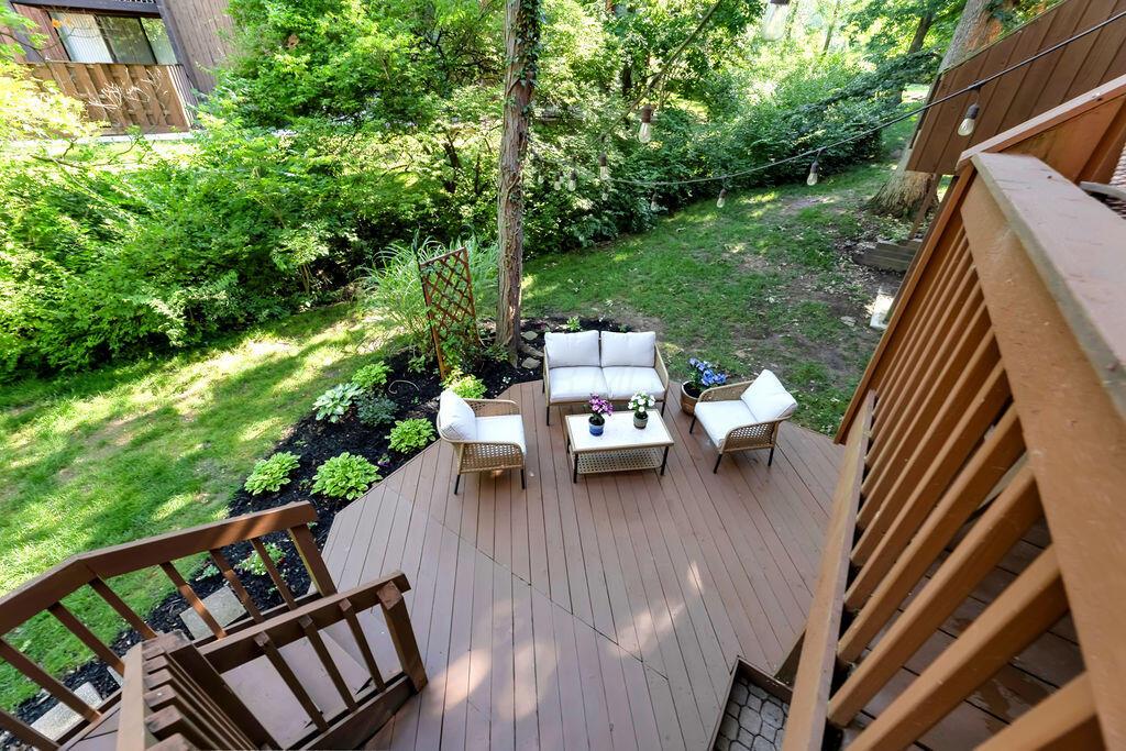 5092 Grasshopper Lane, 4