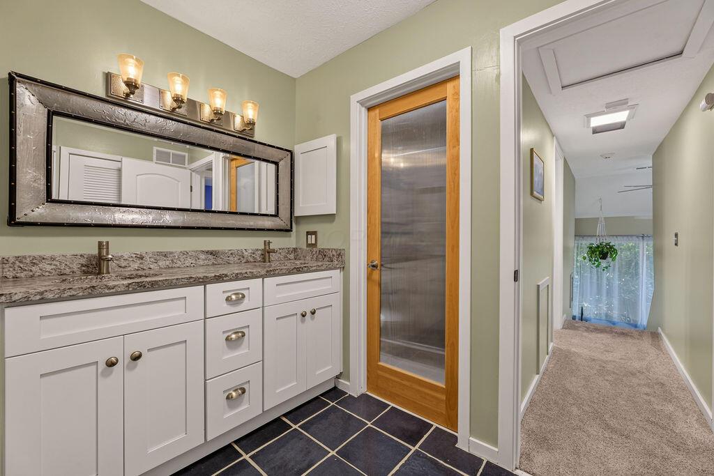 5092 Grasshopper Lane, 4