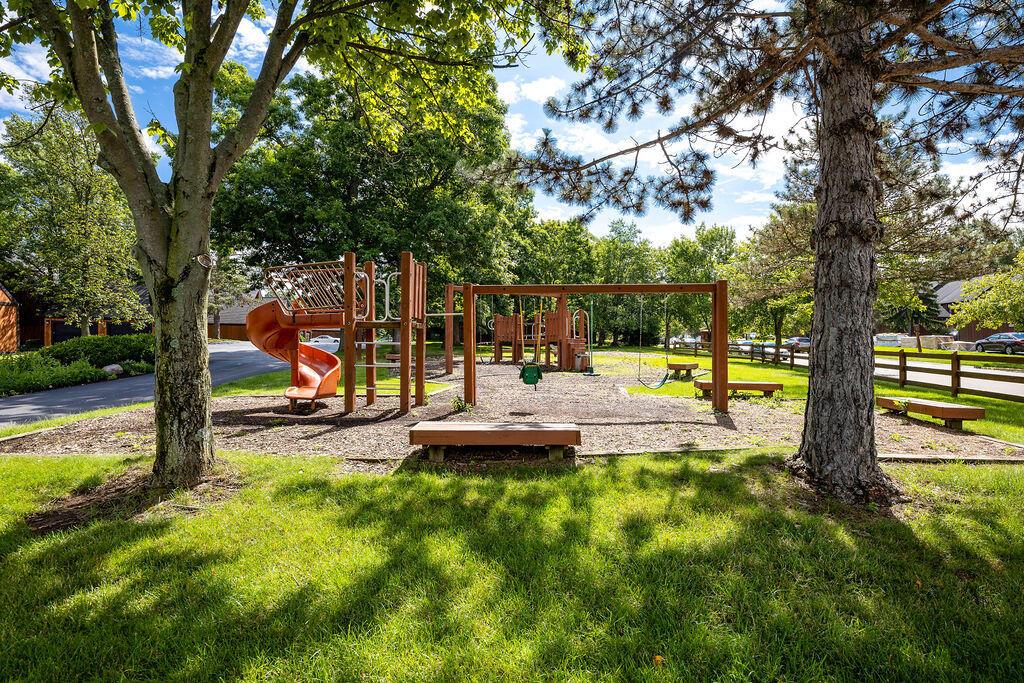 5092 Grasshopper Lane, 4