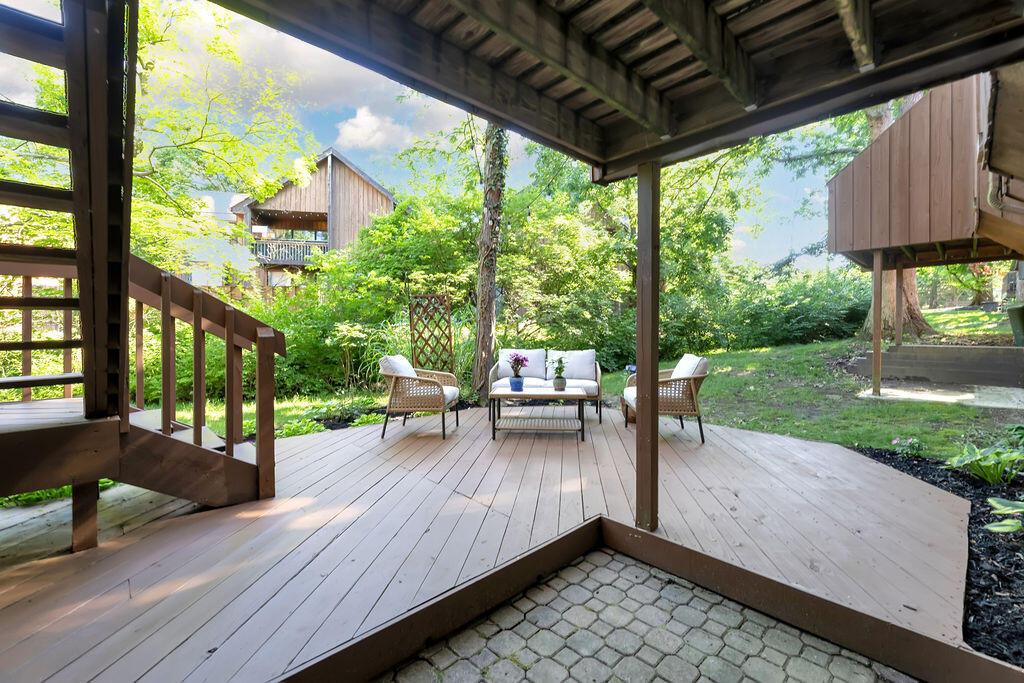 5092 Grasshopper Lane, 4
