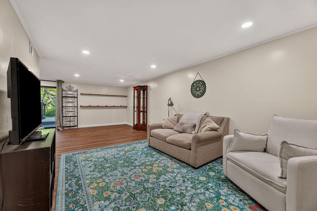 5092 Grasshopper Lane, 4