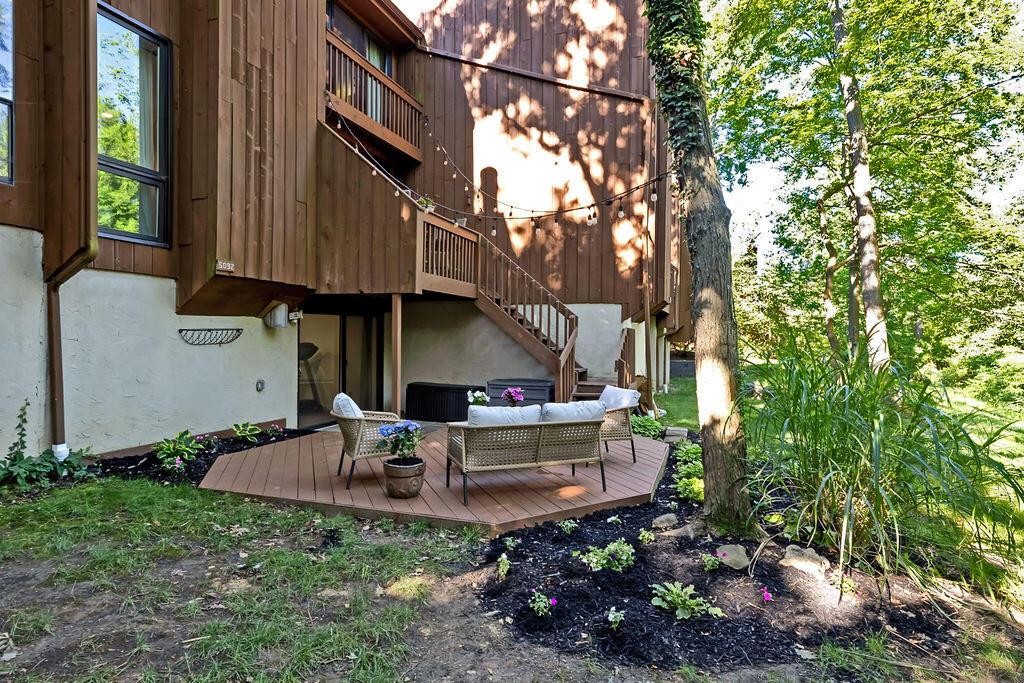 5092 Grasshopper Lane, 4