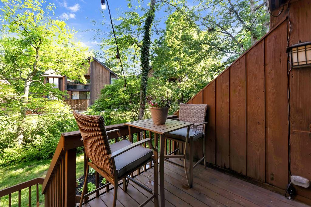 5092 Grasshopper Lane, 4