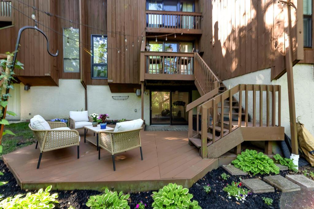 5092 Grasshopper Lane, 4