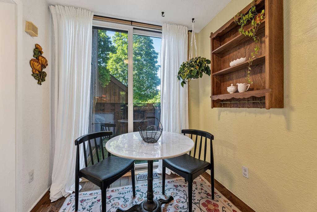 5092 Grasshopper Lane, 4