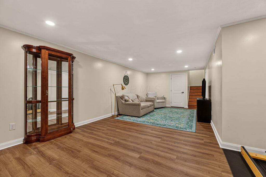 5092 Grasshopper Lane, 4