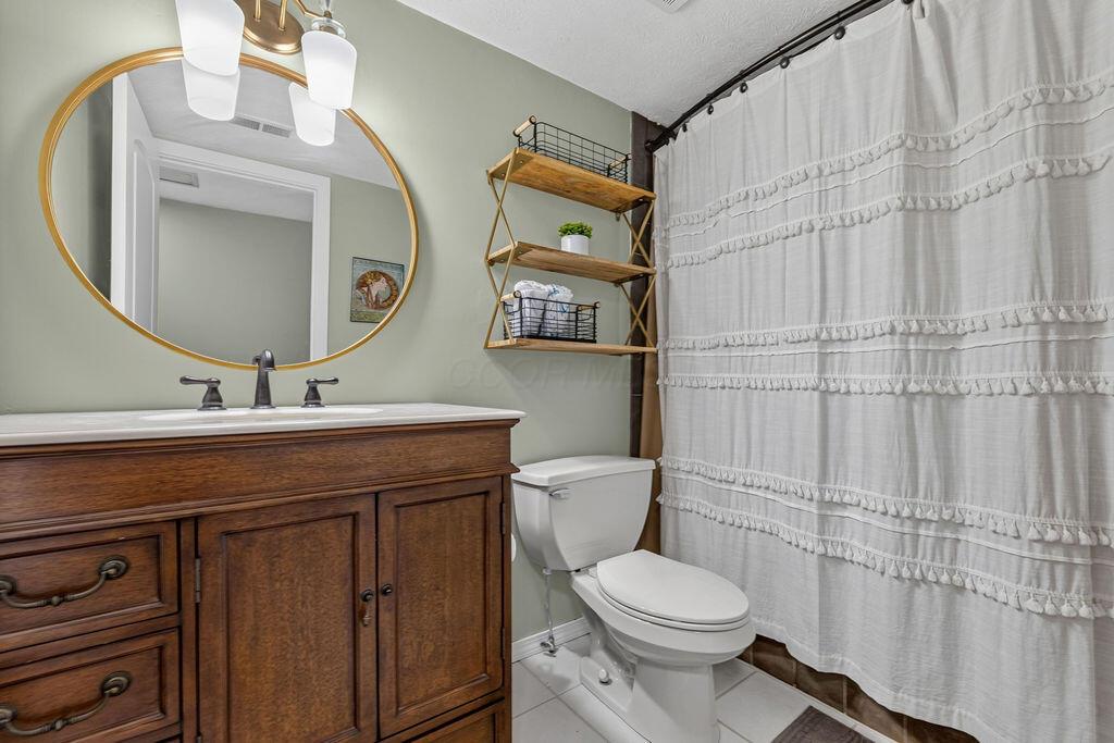 5092 Grasshopper Lane, 4