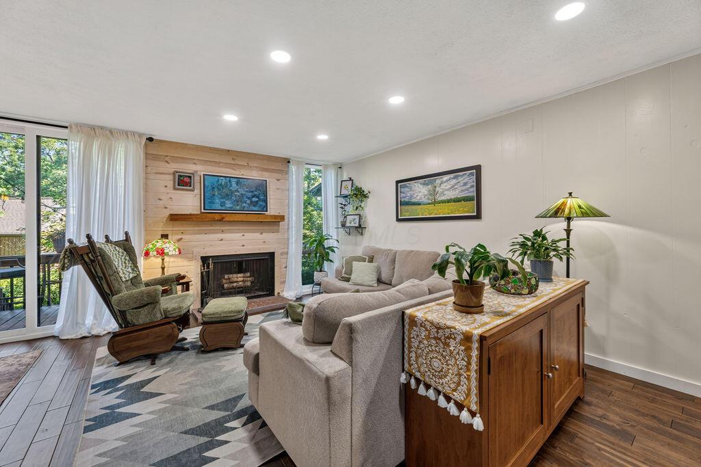 5092 Grasshopper Lane, 4