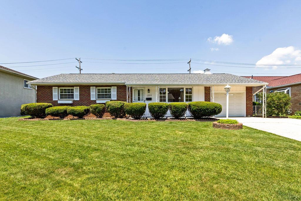1406 Fahlander Drive N