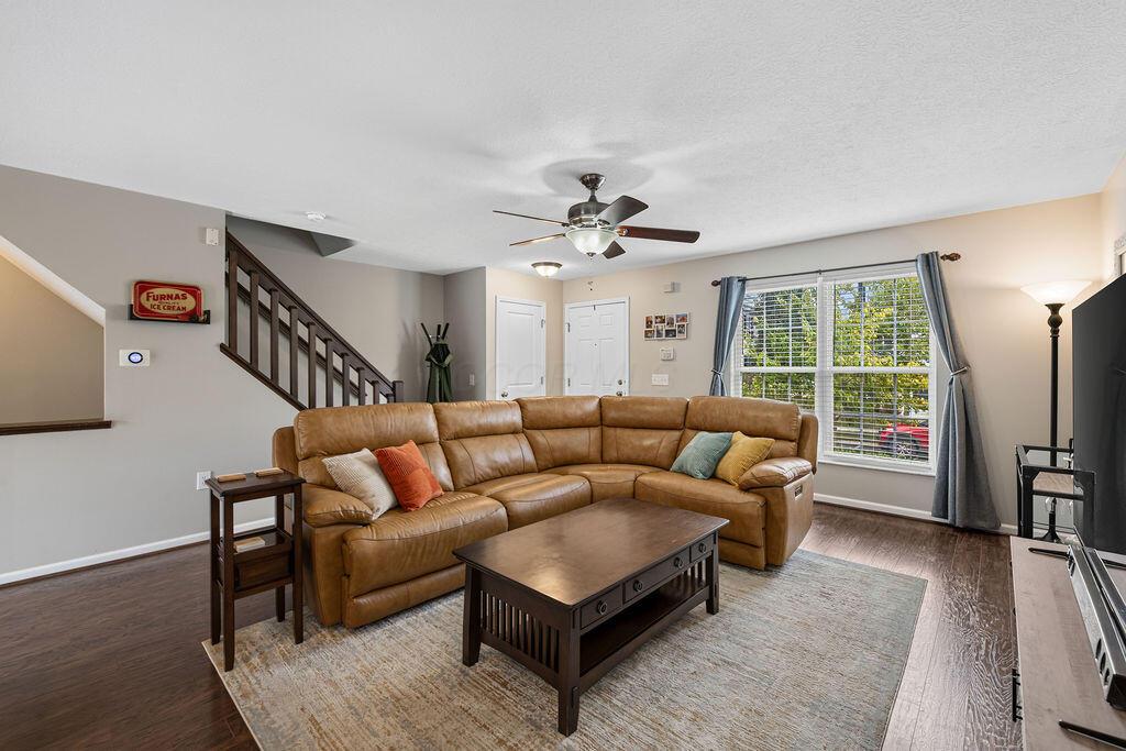 5547 Crystal Falls Street, 46