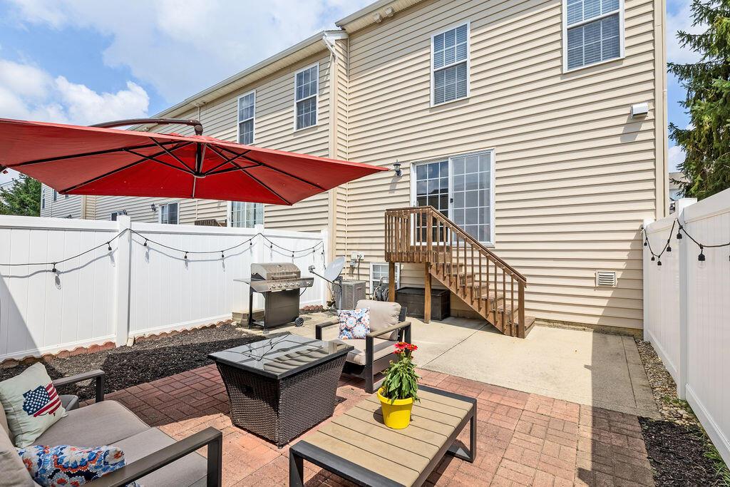 5547 Crystal Falls Street, 46
