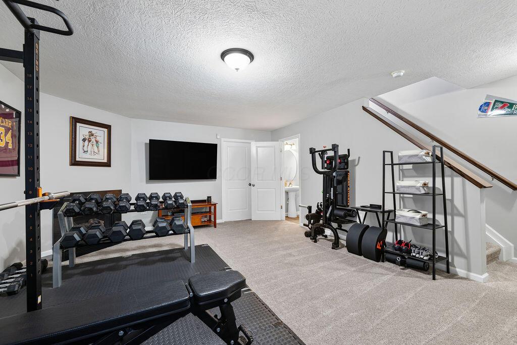 5547 Crystal Falls Street, 46
