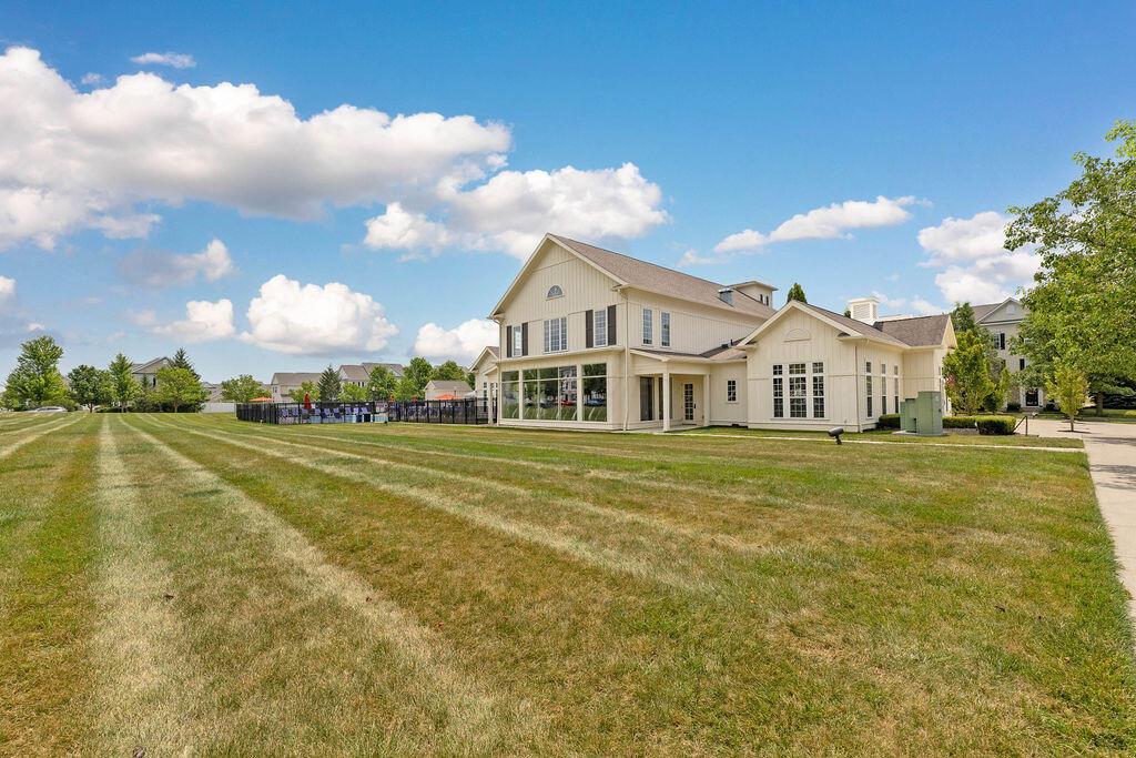 5547 Crystal Falls Street, 46