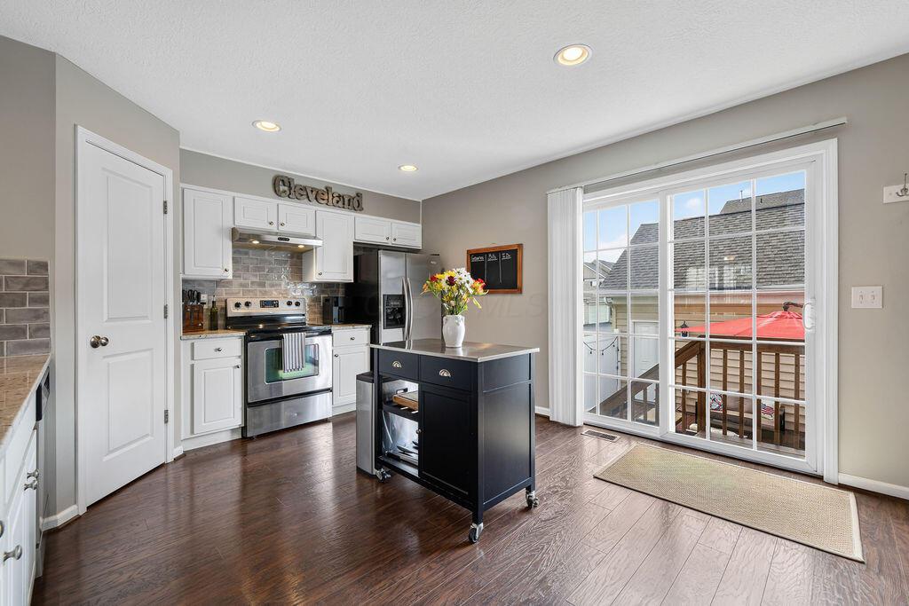 5547 Crystal Falls Street, 46