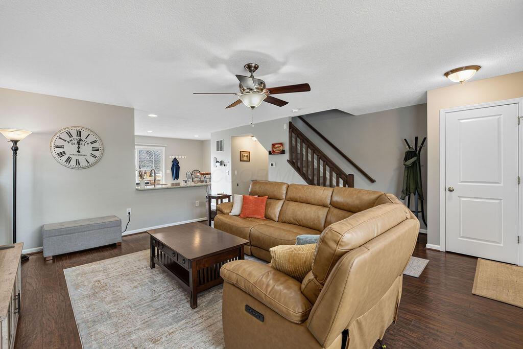 5547 Crystal Falls Street, 46