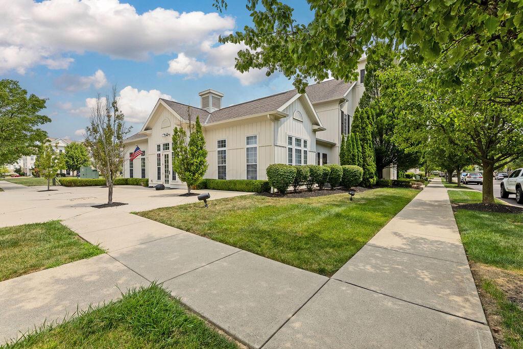 5547 Crystal Falls Street, 46