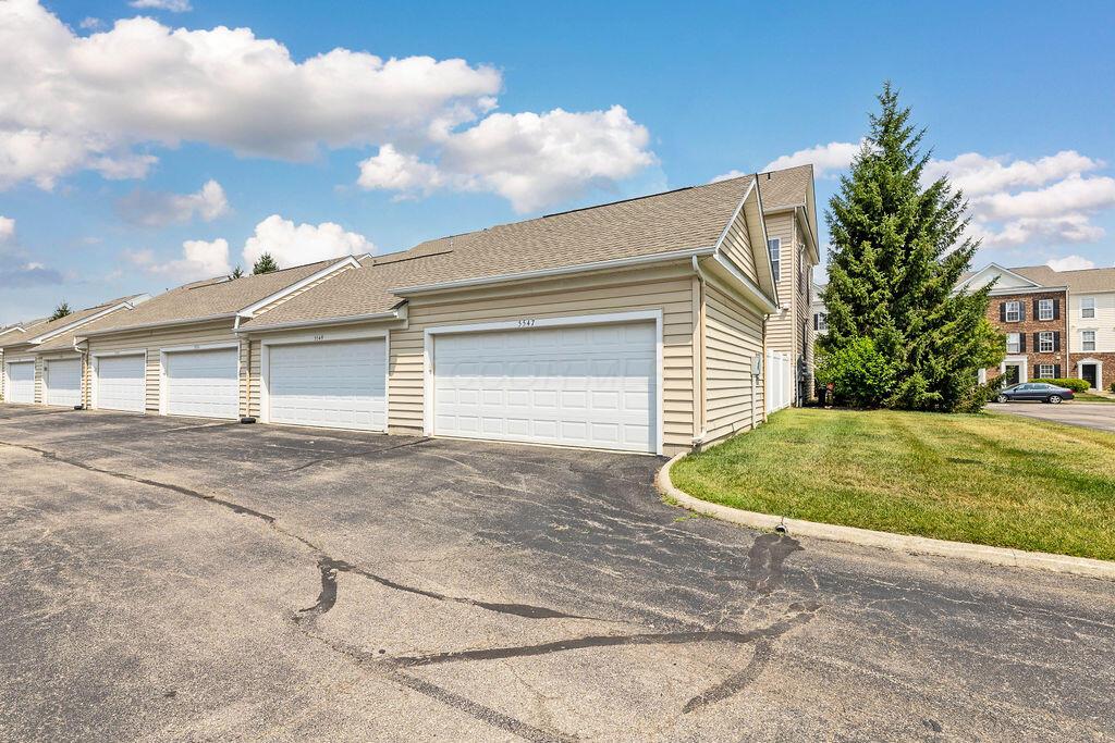 5547 Crystal Falls Street, 46