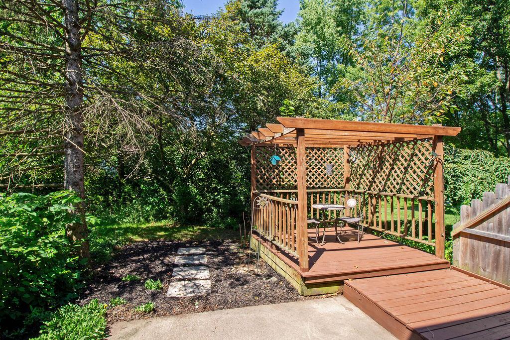 8393 Cliffthorne Way