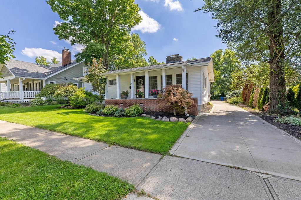 165 E College Avenue
