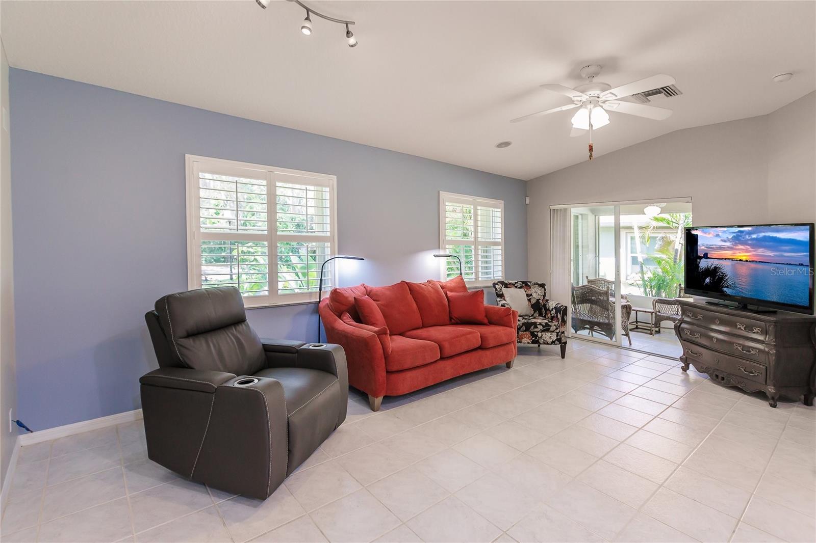 268 51ST STREET CIR E #268