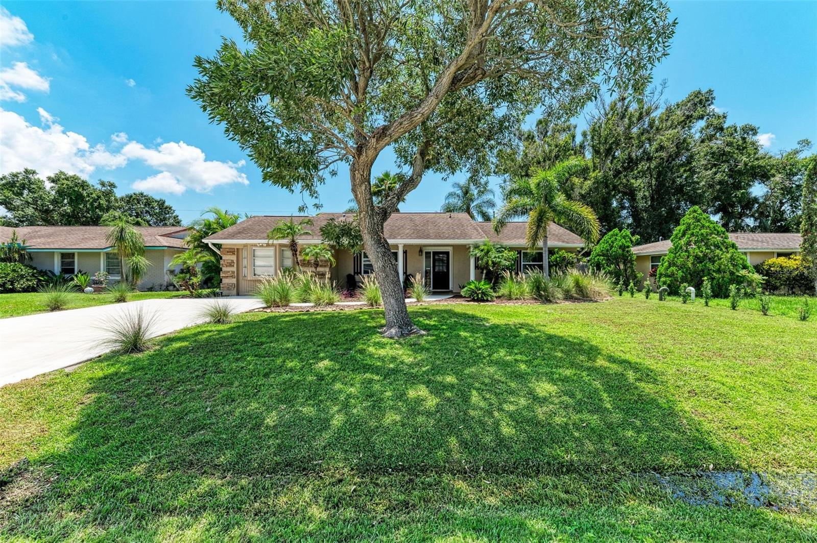 4552 BARTON DR