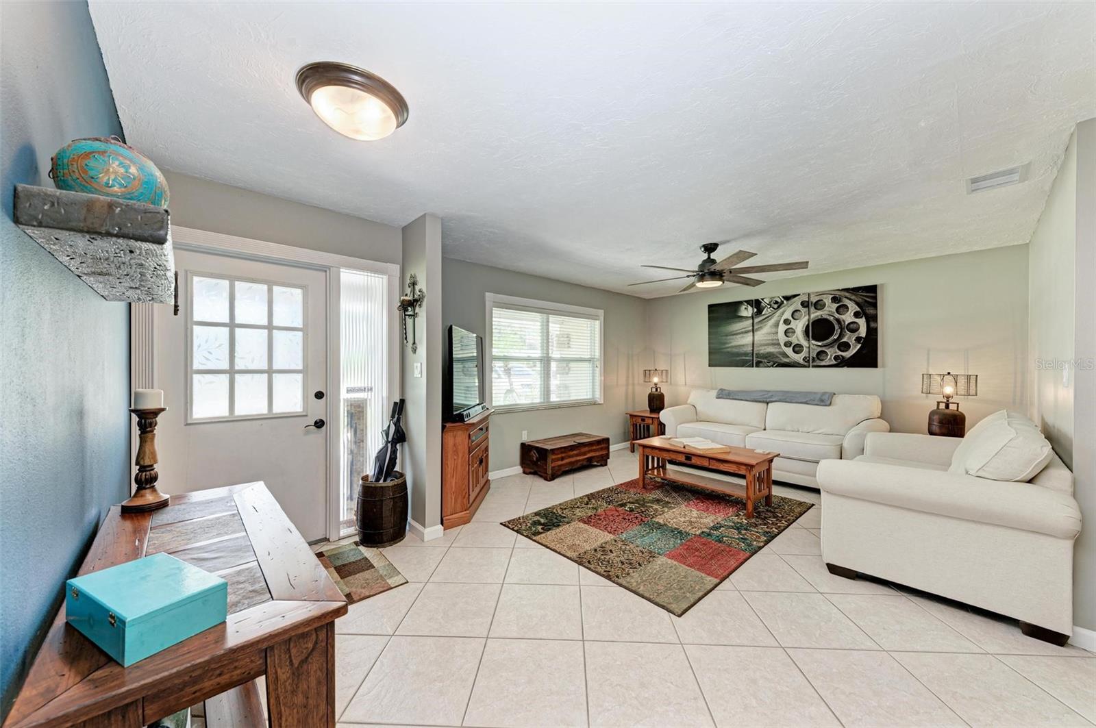 4552 BARTON DR