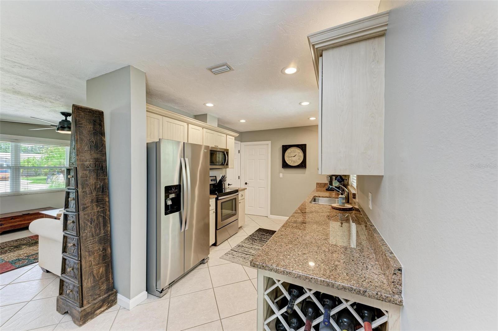 4552 BARTON DR