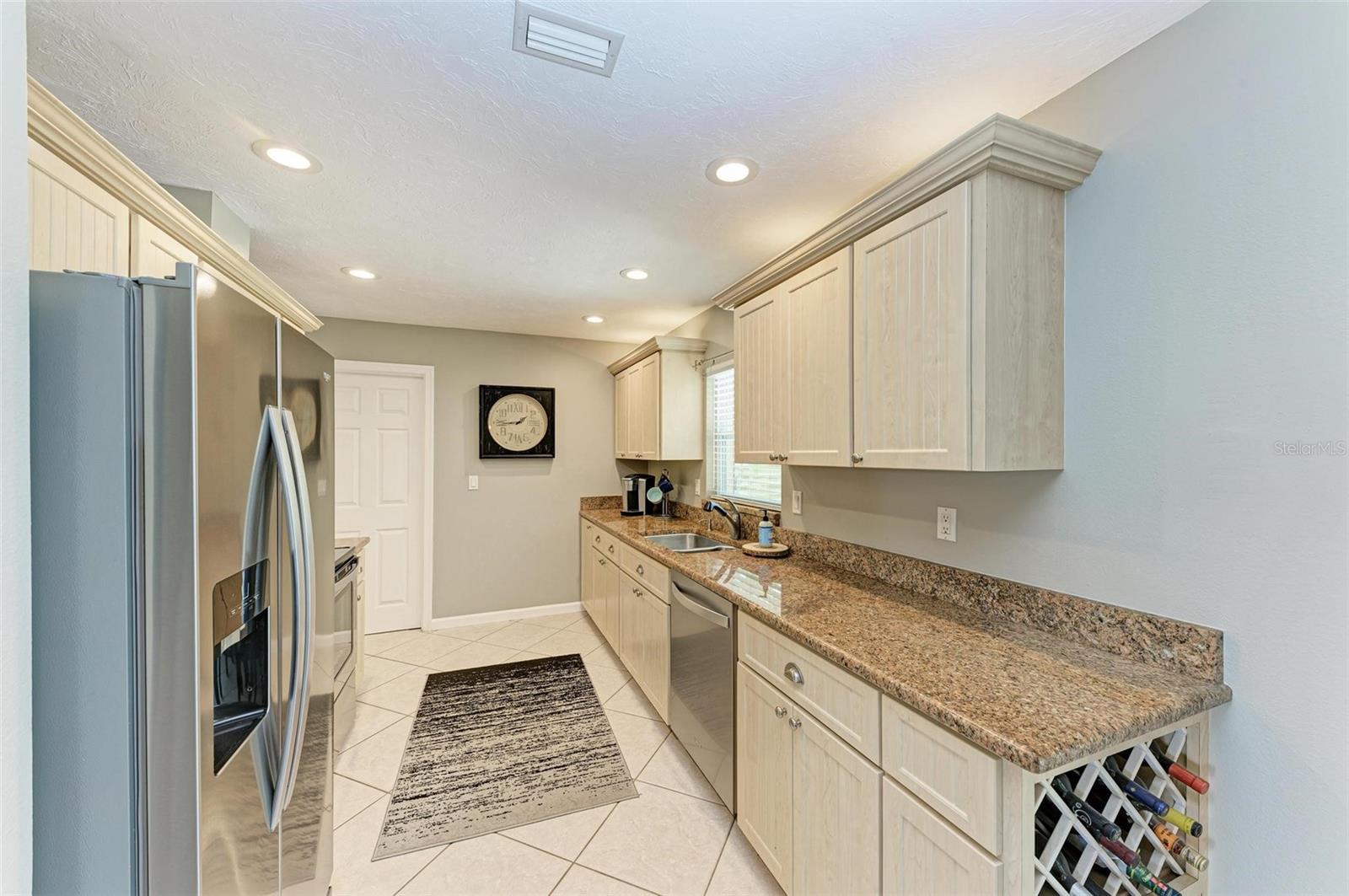 4552 BARTON DR
