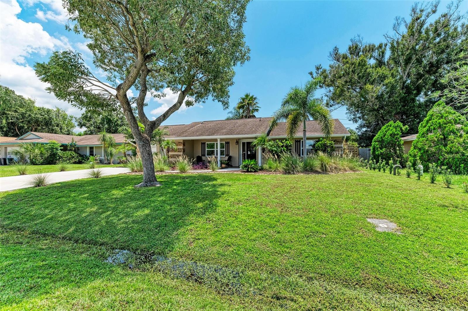 4552 BARTON DR