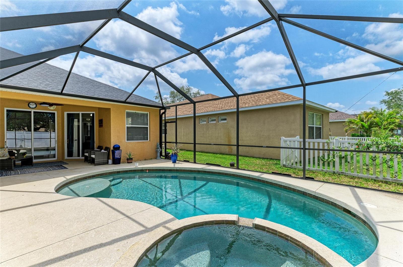 6546 BLUE GROSBEAK CIR