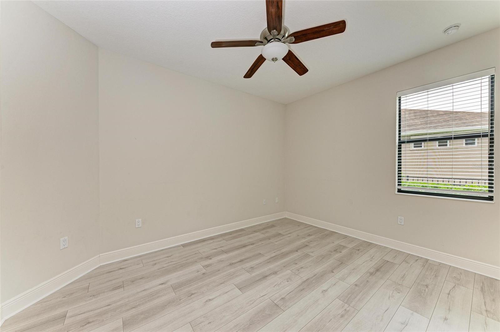 535 HONEYFLOWER LOOP