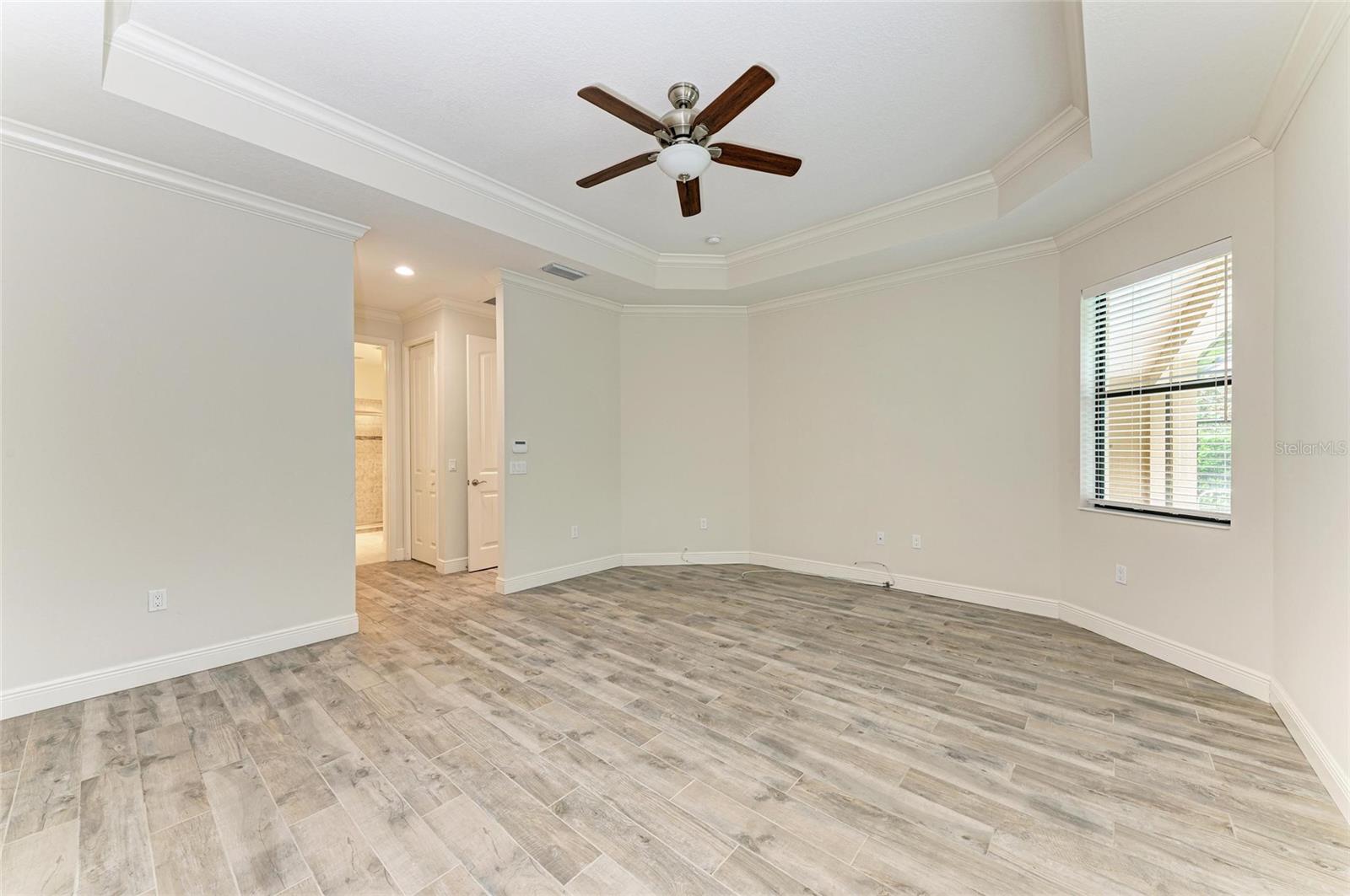 535 HONEYFLOWER LOOP