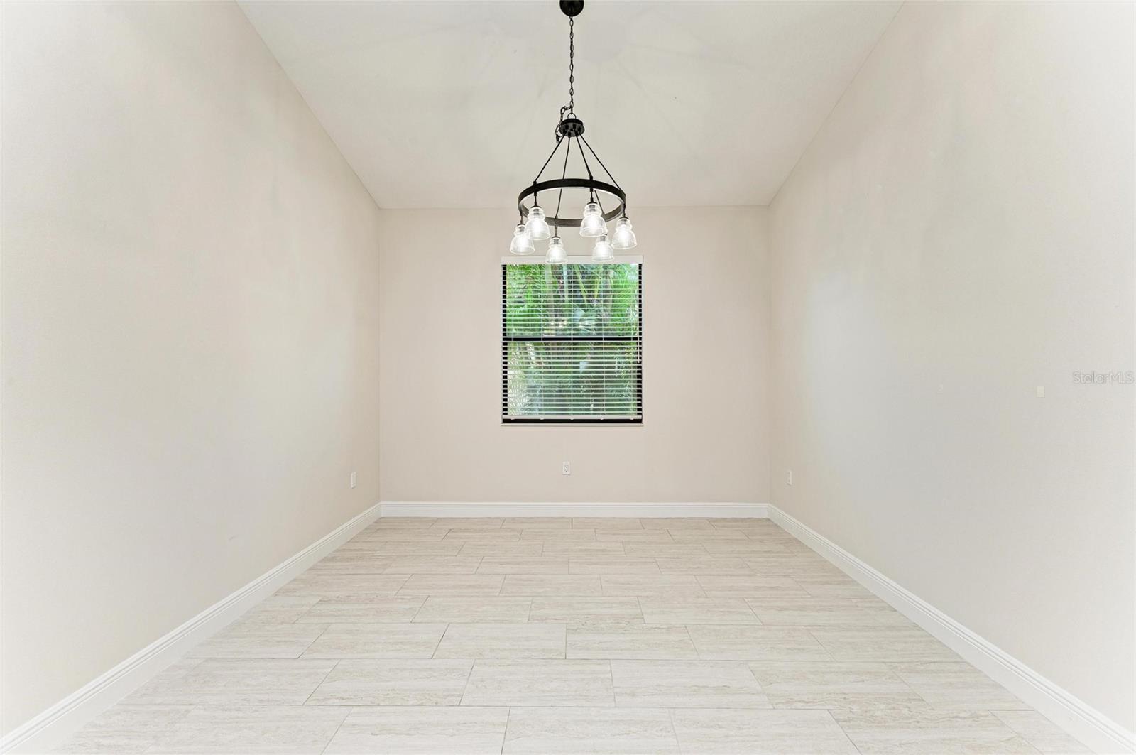 535 HONEYFLOWER LOOP