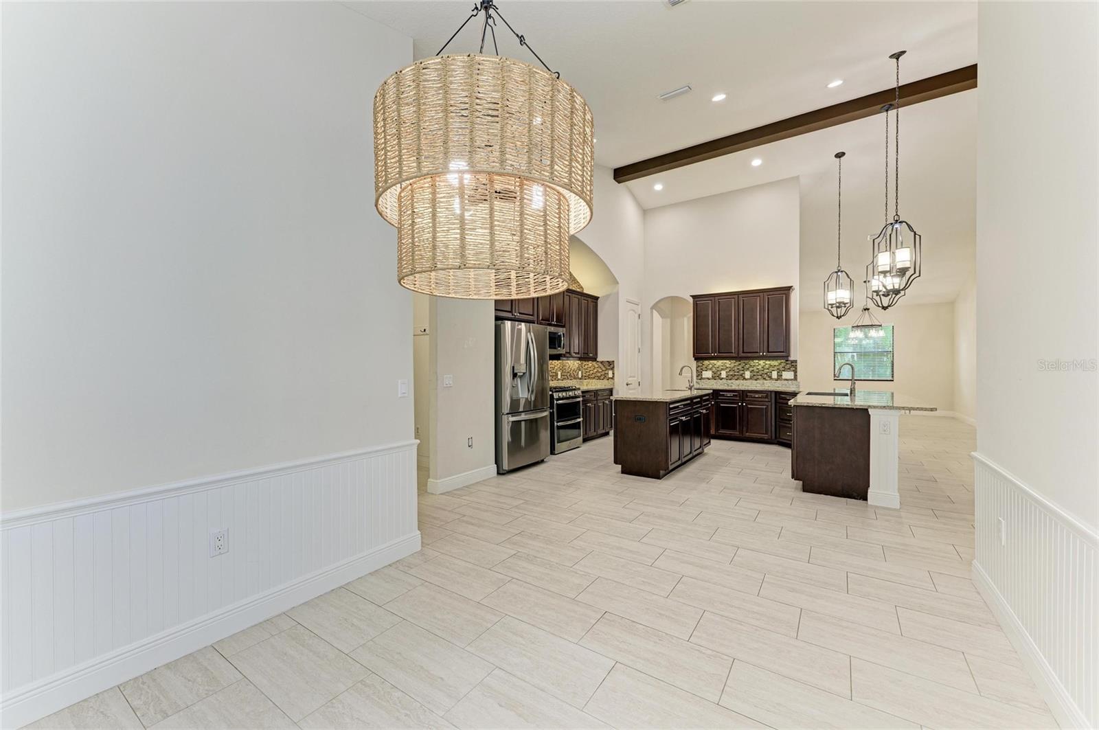 535 HONEYFLOWER LOOP