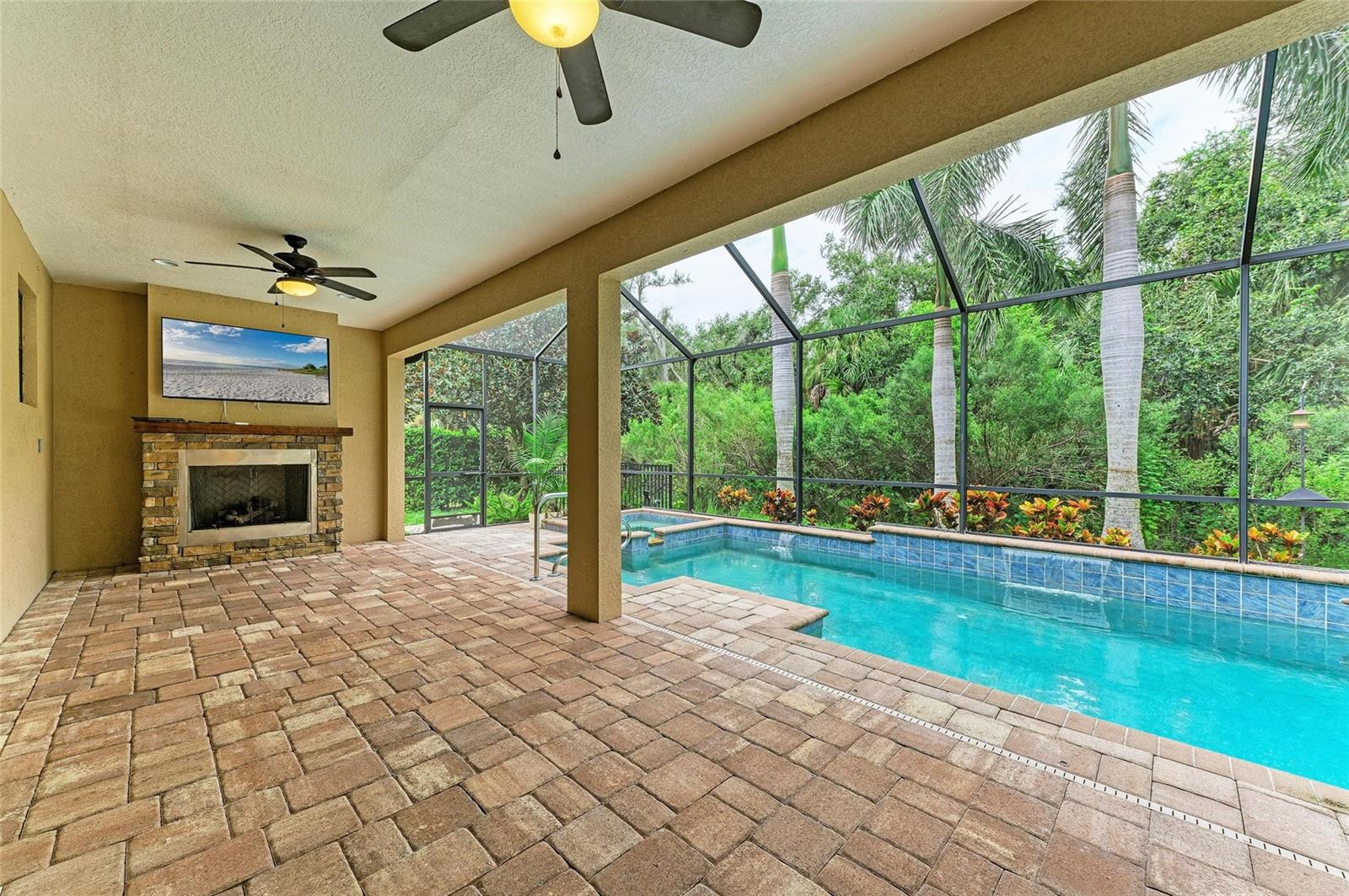 535 HONEYFLOWER LOOP