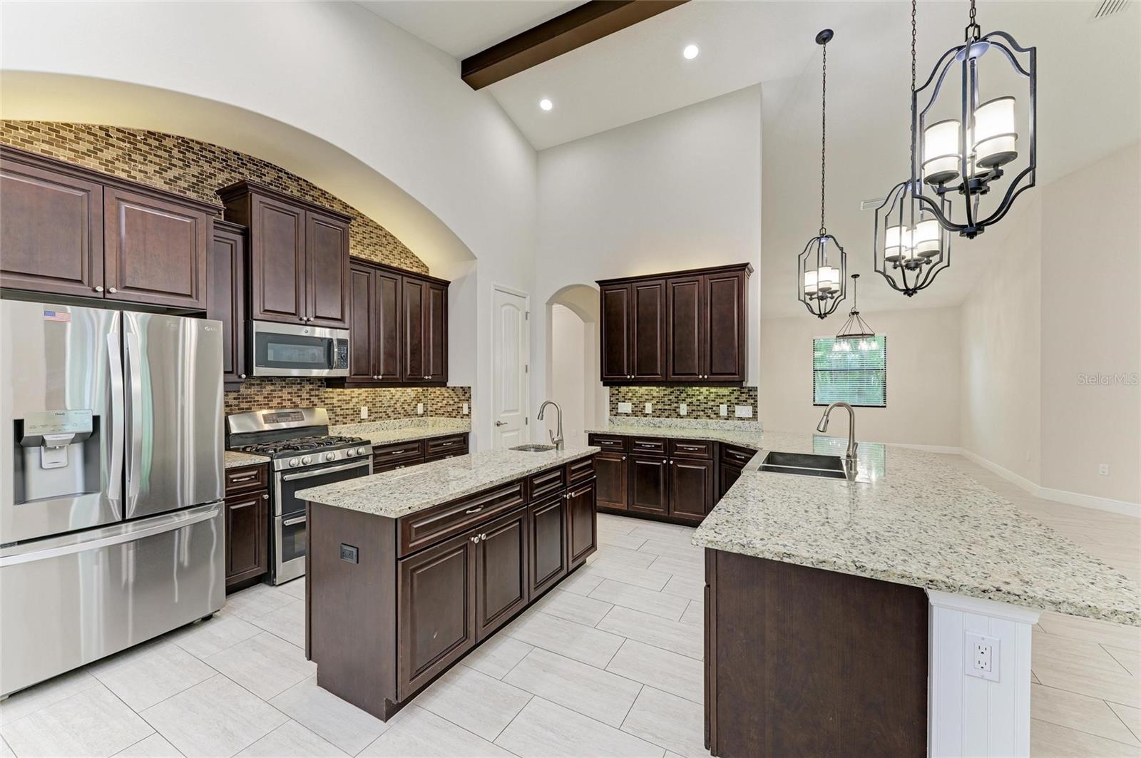 535 HONEYFLOWER LOOP