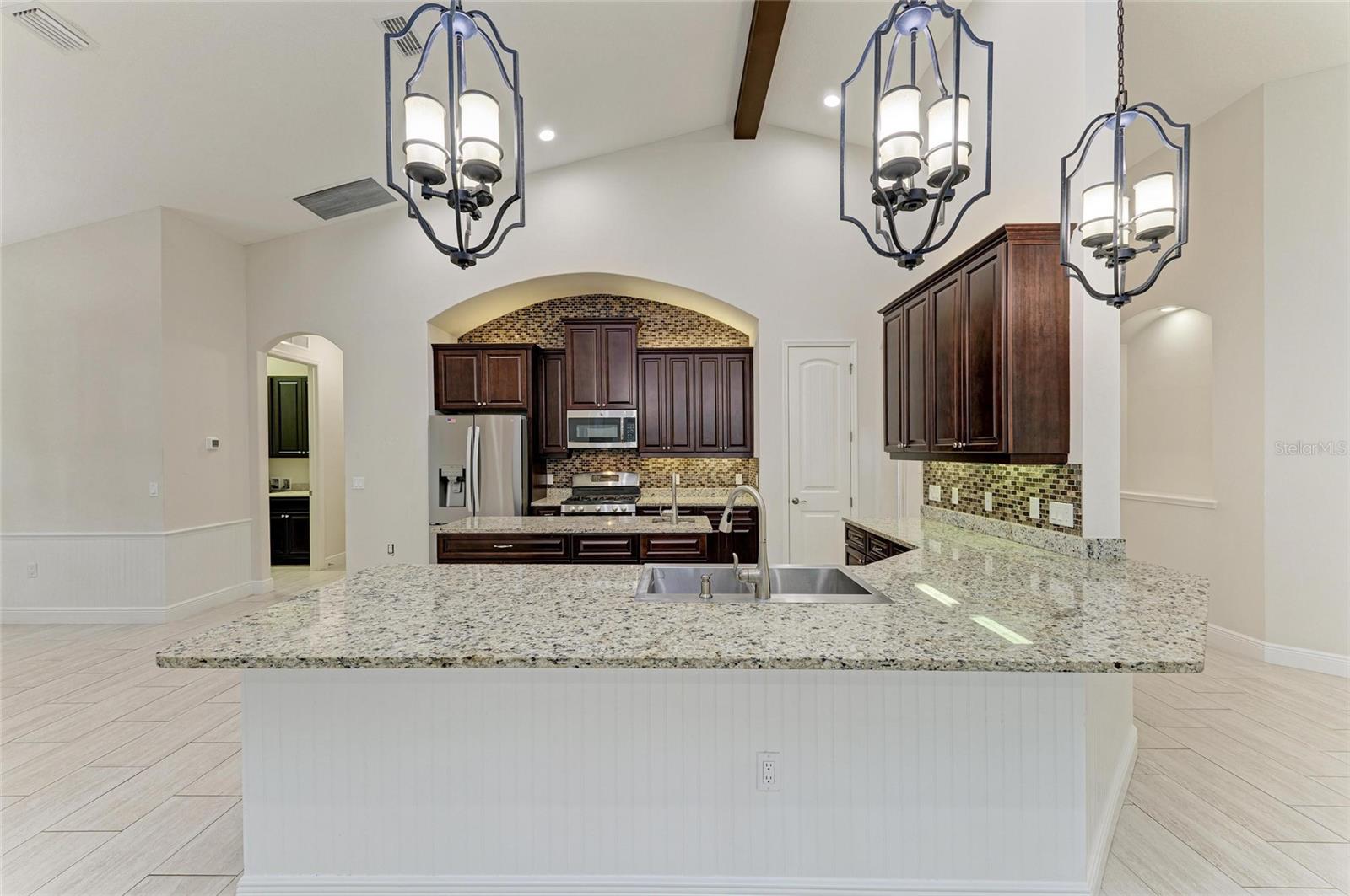 535 HONEYFLOWER LOOP