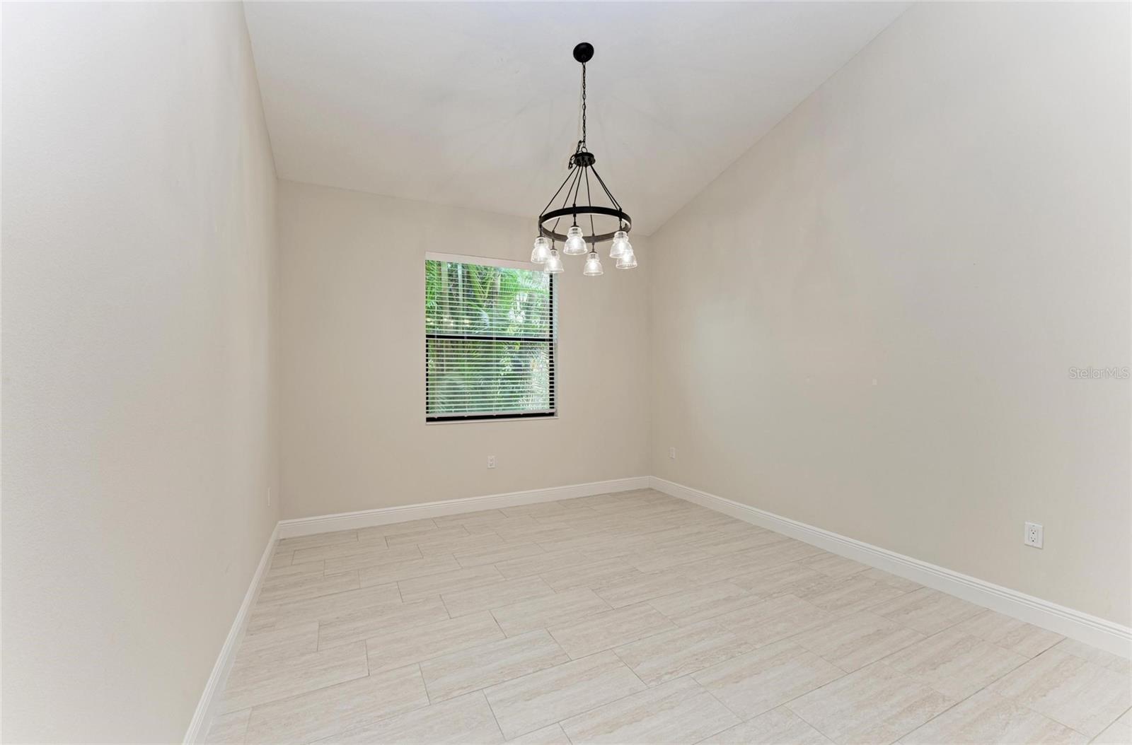 535 HONEYFLOWER LOOP