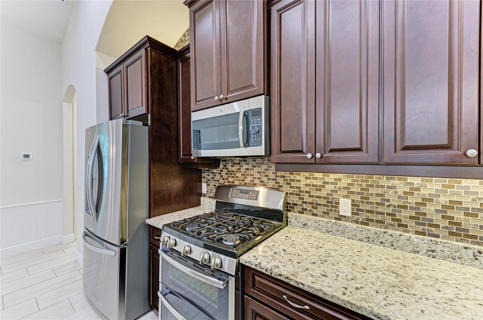 535 HONEYFLOWER LOOP