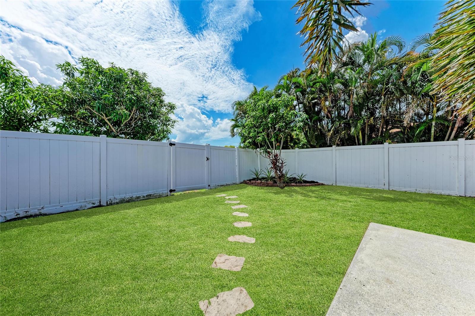 1907 14TH STREET CT W