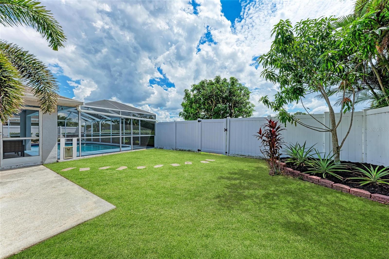 1907 14TH STREET CT W