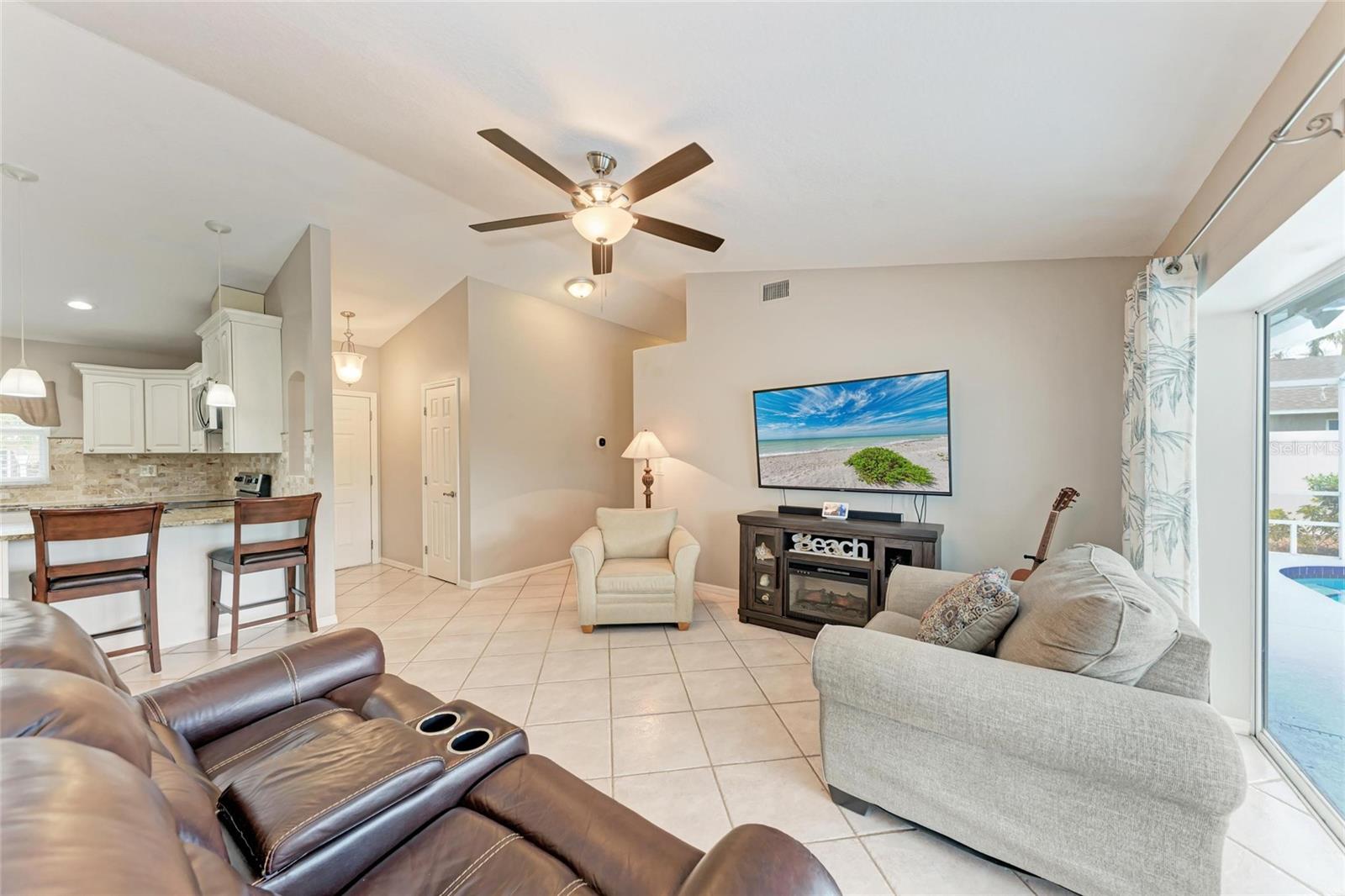 1907 14TH STREET CT W