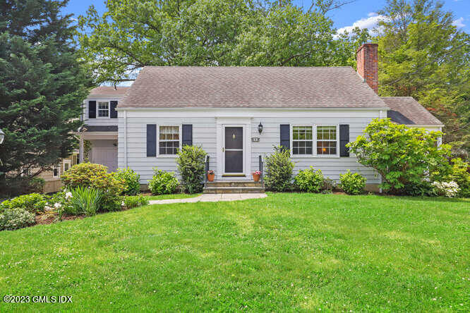 8 Grant Avenue
